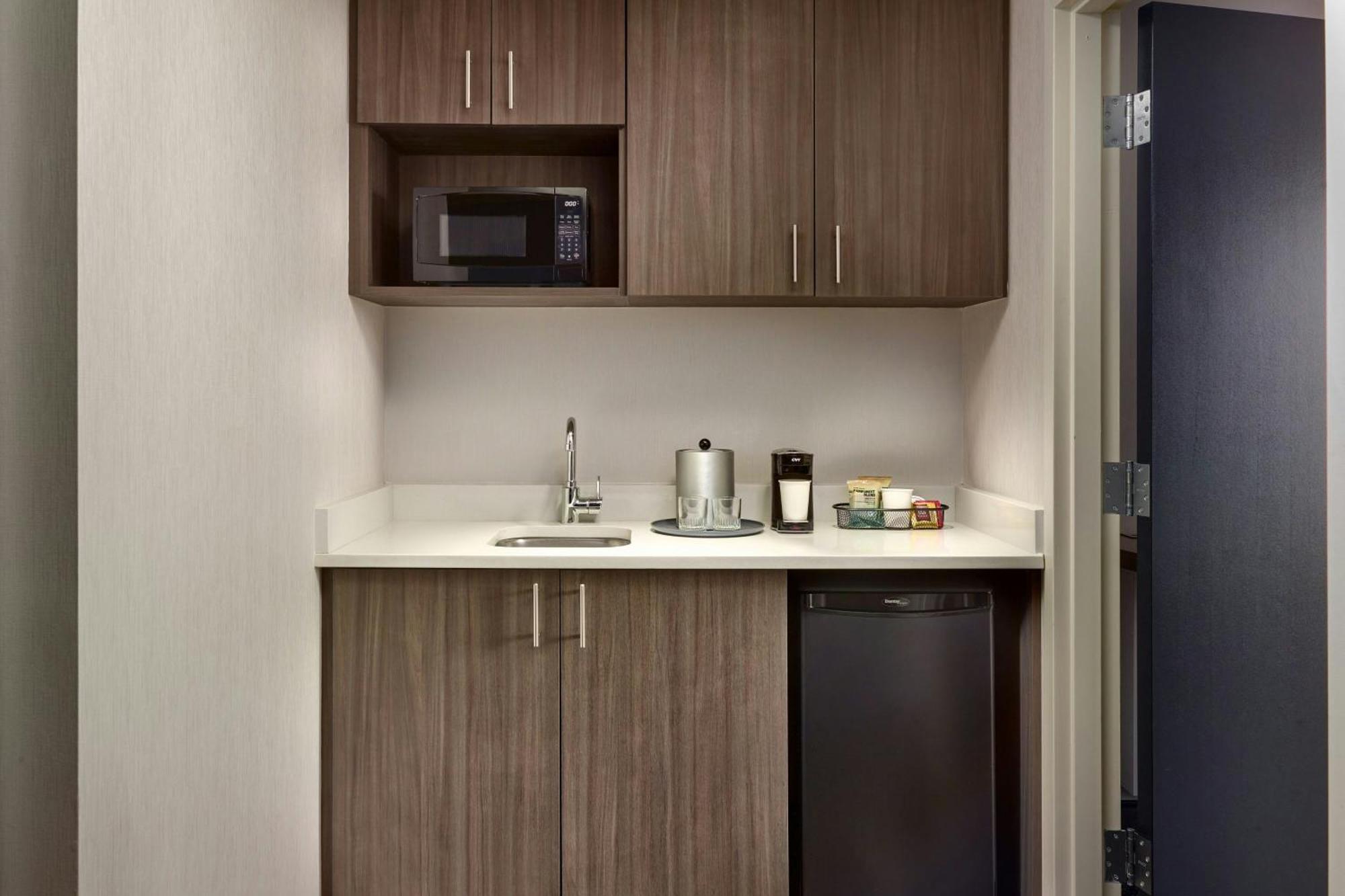 מלון Courtyard By Marriott Atlanta דאנוודי מראה חיצוני תמונה