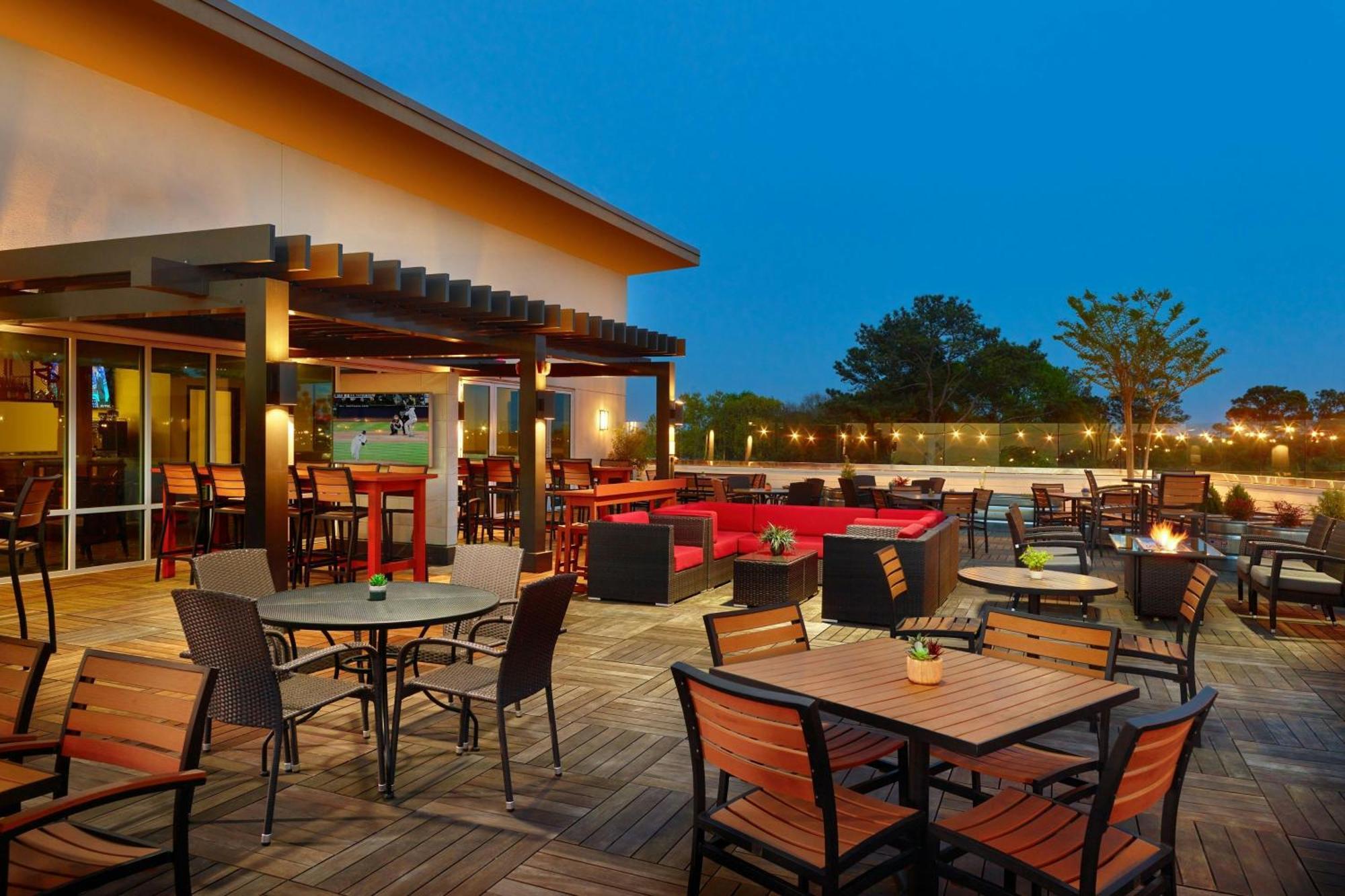 מלון Courtyard By Marriott Atlanta דאנוודי מראה חיצוני תמונה