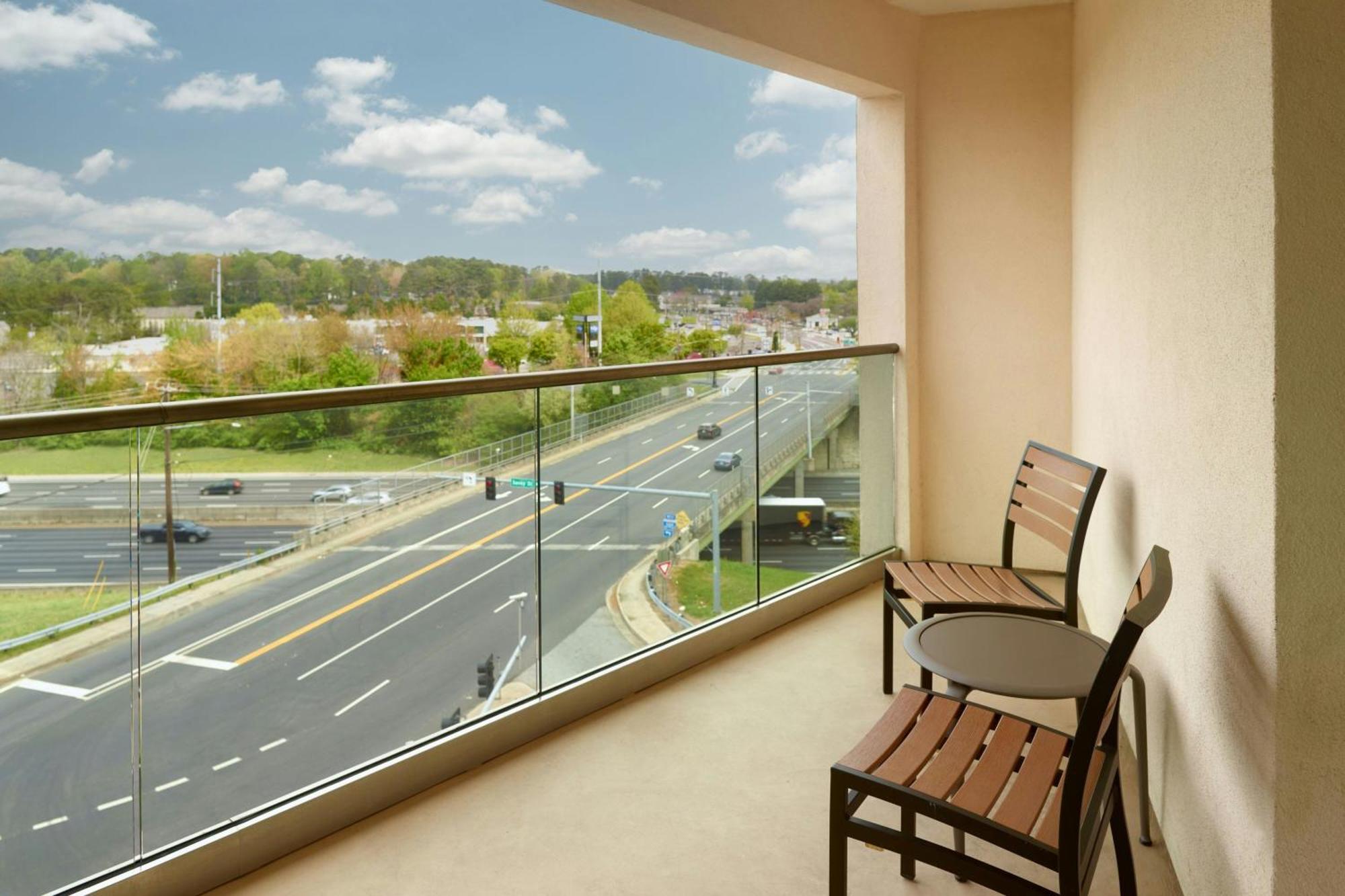 מלון Courtyard By Marriott Atlanta דאנוודי מראה חיצוני תמונה